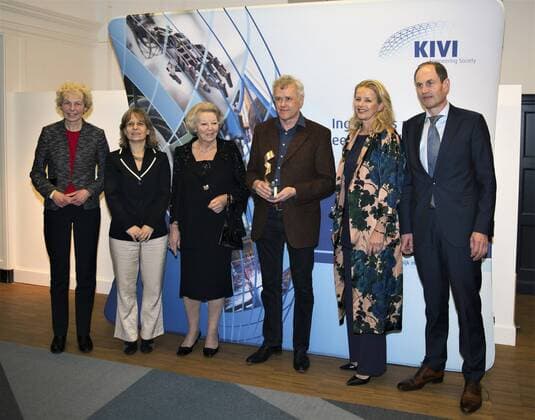 04-03-2020 Delft Princess Beatrix and Princess Mabel with winner ir. Bas Reedijk, head of Water at BAM Infraconsult during the presentation of the 6th Prince Friso engineering award at the Oude Bibliotheek Academy in Delft.  Copyright: xPPEx