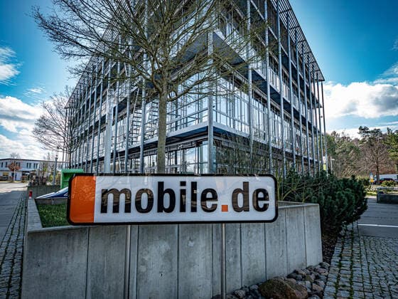 Kleinmachnow Dreilinden im Bundesland Brandenburg; Gewerbegebiet Europarc: Mobile.de Kleinmachnow