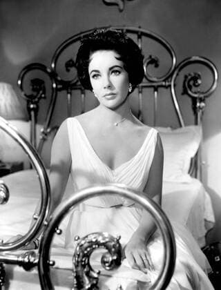 CAT ON A HOT TIN ROOF, Elizabeth Taylor, 1958 Courtesy Everett Collection PUBLICATIONXNOTxINxCANxCHNxFRAxITAxJPNxNORxPOLxRUSxESPxUKxUSA Copyright: xCourtesyxEverettxCollectionx MBDCAON EC025