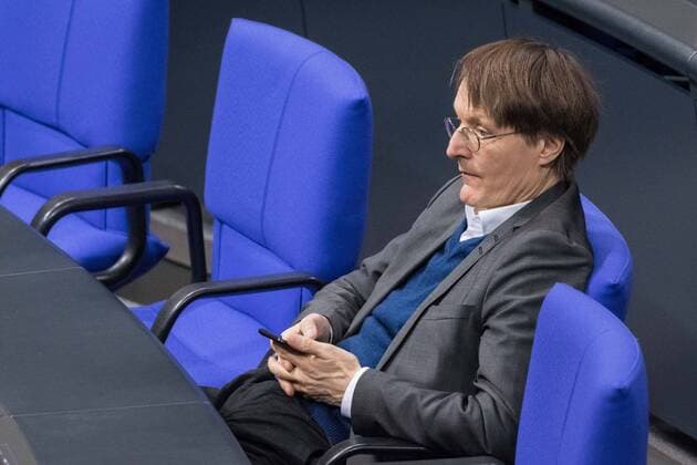 Berlin, Plenarsitzung im Bundestag Deutschland, Berlin - 05.03.2020: Im Bild ist Karl Lauterbach (spd) während der Sitzung des deutschen Bundestags zu sehen. Berlin Bundestag Berlin Deutschland *** Berlin, Plenary Session in the Bundestag Germany, Berlin 05 03 2020 The picture shows Karl Lauterbach spd during the session of the German Bundestag Berlin Bundestag Berlin Germany