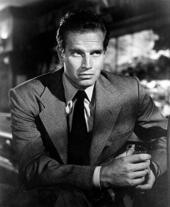 DARK CITY, Charlton Heston, 1950 Courtesy Everett Collection PUBLICATIONXNOTxINxCANxCHNxFRAxITAxJPNxNORxPOLxRUSxESPxUKxUSA Copyright: xCourtesyxEverettxCollectionx MBDDACI EC015
