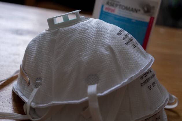 Atemschutzmaske Mundschutz mit Desinfektionsmittel Schutzmaske