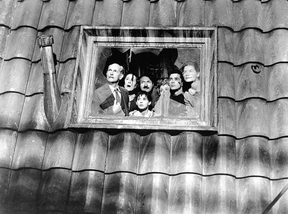 OSCARS: Beste Nebendarstellerin, PreistrÃ¤gerinnen 1951-1960 THE DIARY OF ANNE FRANK, Joseph Schildkraut, Gusti Huber, Millie Perkins, Lou Jacobi, Shelley Winters, Richard Beymer, Diane Baker, 1959, TM and Copyright (c) 20th Century-Fox Film Corp. All Rights Reserved Â©20thCentFox Courtesy Everett Collection PUBLICATIONXNOTxINxCANxCHNxFRAxITAxJPNxNORxPOLxRUSxESPxUKxUSA Copyright: x20thCentFox CourtesyxEverettxCollectionx MBDDIOF FE001
