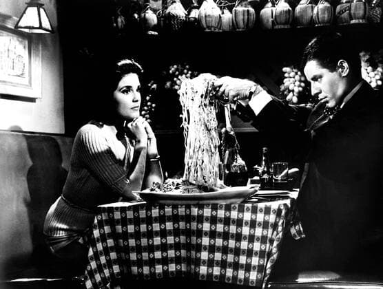 THE DISORDERLY ORDERLY, from left, Karen Sharpe, Jerry Lewis, 1964 PUBLICATIONXNOTxINxCANxCHNxFRAxITAxJPNxNORxPOLxRUSxESPxUKxUSA Copyright: xCourtesyxEverettxCollectionx MBDDIOR EC014