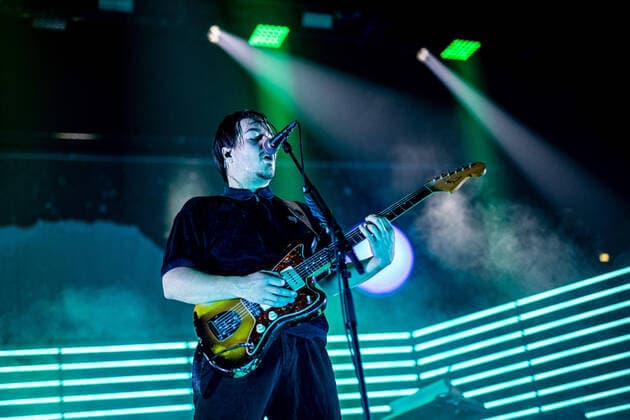 Hamburg, 5. März 2020 - Milky Chance (Clemens Rehbein, Philipp Dausch, Antonio Greger, Sebastian Schmidt) bei einem Konzert in der Sporthalle Hamburg