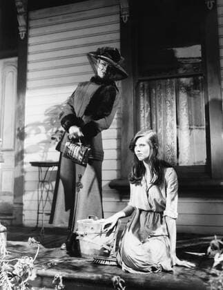 OSCARS: Beste Nebendarstellerin, PreistrÃ¤gerinnen 1951-1960 EAST OF EDEN, from left: Jo Van Fleet, Lois Smith, 1955 Courtesy Everett Collection PUBLICATIONXNOTxINxCANxCHNxFRAxITAxJPNxNORxPOLxRUSxESPxUKxUSA Copyright: xCourtesyxEverettxCollectionx MBDEAOF EC102