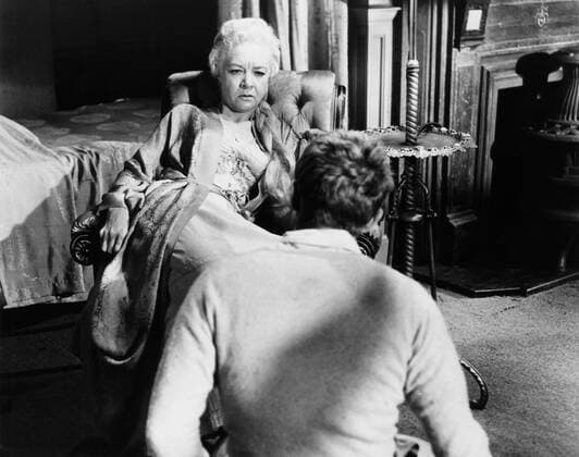 OSCARS: Beste Nebendarstellerin, PreistrÃ¤gerinnen 1951-1960 EAST OF EDEN, from left: Jo Van Fleet, James Dean (back to camera), 1955 Courtesy Everett Collection PUBLICATIONXNOTxINxCANxCHNxFRAxITAxJPNxNORxPOLxRUSxESPxUKxUSA Copyright: xCourtesyxEverettxCollectionx MBDEAOF EC104