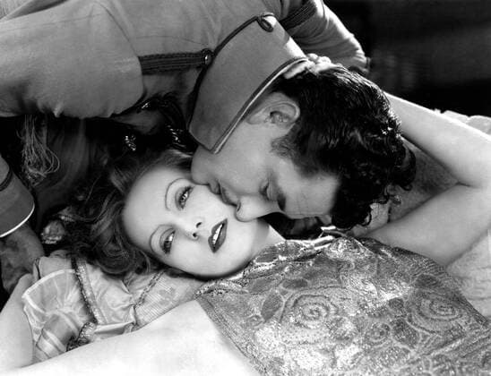 FLESH AND THE DEVIL, Greta Garbo, John Gilbert, 1926 Courtesy Everett Collection PUBLICATIONXNOTxINxCANxCHNxFRAxITAxJPNxNORxPOLxRUSxESPxUKxUSA Copyright: xCourtesyxEverettxCollectionx MBDFLAN EC002