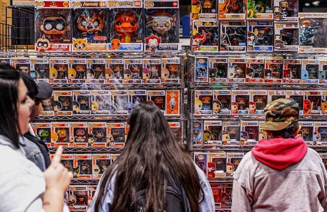 February 29, 2020, Chicago, Illinois, U.S: A wall of Funko Pop figures being perused at C2E2 Chicago U.S. - ZUMAr170 20200229_znp_r170_013 Copyright: xChrisxRihax