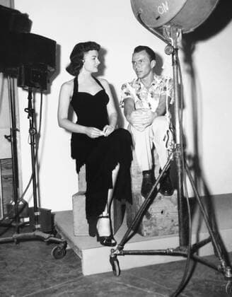 OSCARS: Beste Nebendarstellerin, PreistrÃ¤gerinnen 1951-1960 FROM HERE TO ETERNITY, from left: Donna Reed, Frank Sinatra on set, 1953 PUBLICATIONXNOTxINxCANxCHNxFRAxITAxJPNxNORxPOLxRUSxESPxUKxUSA Copyright: xCourtesyxEverettxCollectionx MBDFRHE EC171