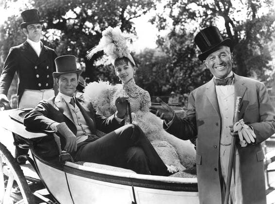 GIGI, Louis Jourdan, Leslie Caron, Maurice Chevalier, 1958 Courtesy Everett Collection PUBLICATIONXNOTxINxCANxCHNxFRAxITAxJPNxNORxPOLxRUSxESPxUKxUSA Copyright: xCourtesyxEverettxCollectionx MBDGIGI EC001