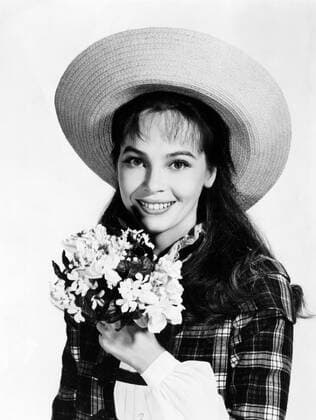 GIGI, Leslie Caron, 1958 Courtesy Everett Collection PUBLICATIONXNOTxINxCANxCHNxFRAxITAxJPNxNORxPOLxRUSxESPxUKxUSA Copyright: xCourtesyxEverettxCollectionx MBDGIGI EC003
