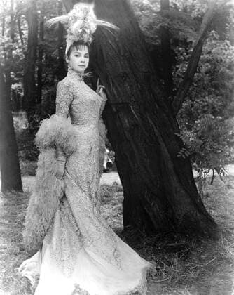 GIGI, Leslie Caron, 1958, portrait Courtesy Everett Collection PUBLICATIONXNOTxINxCANxCHNxFRAxITAxJPNxNORxPOLxRUSxESPxUKxUSA Copyright: xCourtesyxEverettxCollectionx MBDGIGI EC005