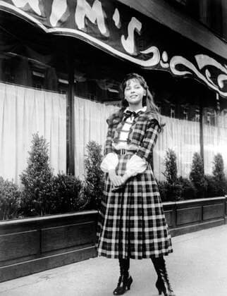 GIGI, Leslie Caron, 1958 Courtesy Everett Collection PUBLICATIONXNOTxINxCANxCHNxFRAxITAxJPNxNORxPOLxRUSxESPxUKxUSA Copyright: xCourtesyxEverettxCollectionx MBDGIGI EC031