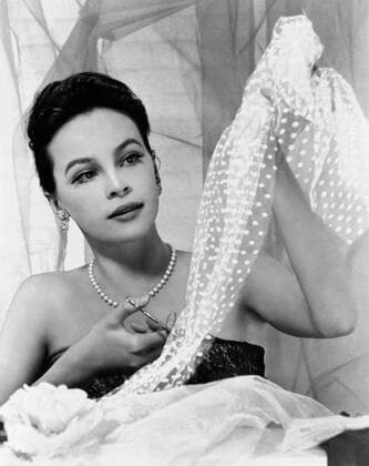 GIGI, Leslie Caron, 1958 Courtesy Everett Collection PUBLICATIONXNOTxINxCANxCHNxFRAxITAxJPNxNORxPOLxRUSxESPxUKxUSA Copyright: xCourtesyxEverettxCollectionx MBDGIGI EC035