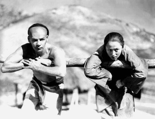 OSCARS. Beste Hauptdarstellerin. PreistrÃ¤gerinnen 1931-1940 THE GOOD EARTH, Paul Muni, Luise Rainer, 1937 Courtesy Everett Collection PUBLICATIONXNOTxINxCANxCHNxFRAxITAxJPNxNORxPOLxRUSxESPxUKxUSA Copyright: xCourtesyxEverettxCollectionx MBDGOEA EC002