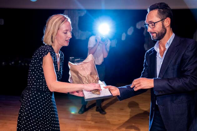 Laerke Posselt modtager prisen for aarets portraet. AArets Pressefoto 2019 priser uddelses i den Sorte Diamant i Koebenhavn fredag den 6. marts 2020. , Copenhagen Denmark Copyright: MartinxSylvestx cop102 spdk20200306-161824-L