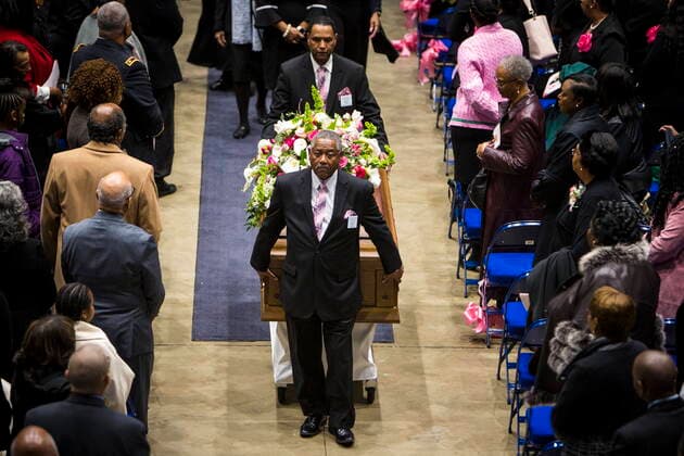 Bilder des Jahres 2020, News 03 März News Themen der Woche KW10 News Bilder des Tages Katherine Johnson™s casket is lead out after memorial service held at Hampton University™s Convocation Center. Johnson was a NASA mathematician whose calculations of orbital mechanics were critical to the success of early USA spaceflights. Hampton USA  - ZUMATrac 20200307_mda_c214_568 Copyright: xJohnxC.xClarkx
