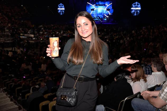 Eva Luginger bei einem Konzert der Mosaik -Tour von Andrea Berg in der Olympiahalle. München, 07.03.2020 *** Eva Luginger at a concert of the Mosaic Tour by Andrea Berg in the Olympiahalle Munich, 07 03 2020 Foto:xS.xAdamx xFuturexImage