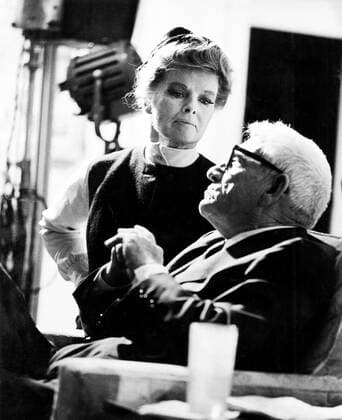 OSCARS. Beste Hauptdarstellerin. PreistrÃ¤gerinnen 1961-1970 GUESS WHO S COMING TO DINNER, from left, Katharine Hepburn, Spencer Tracy, on-set, 1967 Courtesy Everett Collection PUBLICATIONXNOTxINxCANxCHNxFRAxITAxJPNxNORxPOLxRUSxESPxUKxUSA Copyright: xCourtesyxEverettxCollectionx MBDGUWH EC034