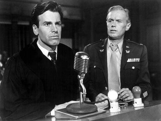 OSCARS. Bester Hauptdarsteller. PreistrÃ¤ger 1961-1970 JUDGMENT AT NUREMBERG, Maximilian Schell, Richard Widmark, 1961 Courtesy Everett Collection PUBLICATIONXNOTxINxCANxCHNxFRAxITAxJPNxNORxPOLxRUSxESPxUKxUSA Copyright: xCourtesyxEverettxCollectionx MBDJUAT EC017