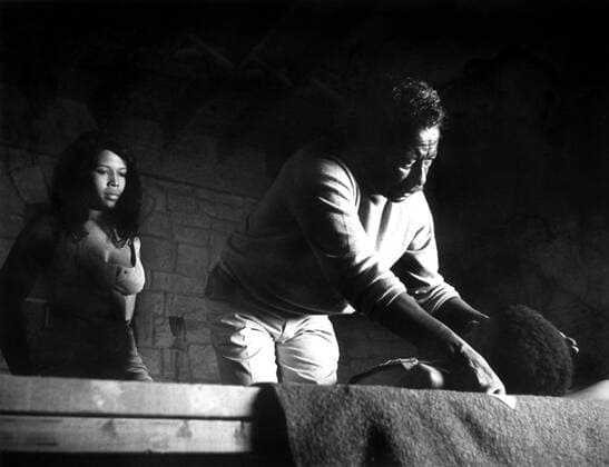 THE LEARNING TREE, Carole Lamond, director Gordon Parks, Kyle Johnson on-set, 1969 Courtesy Everett Collection PUBLICATIONXNOTxINxCANxCHNxFRAxITAxJPNxNORxPOLxRUSxESPxUKxUSA Copyright: xCourtesyxEverettxCollectionx MBDLETR EC010