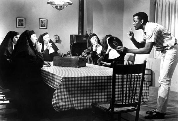 OSCARS. Bester Hauptdarsteller. PreistrÃ¤ger 1961-1970 LILIES OF THE FIELD, Lilia Skala, Isa Crino, Pamela Branch, Francesca Jarvis, Lisa Mann, Sidney Poitier, 1963 Courtesy Everett Collection PUBLICATIONXNOTxINxCANxCHNxFRAxITAxJPNxNORxPOLxRUSxESPxUKxUSA Copyright: xCourtesyxEverettxCollectionx MBDLIOF EC013