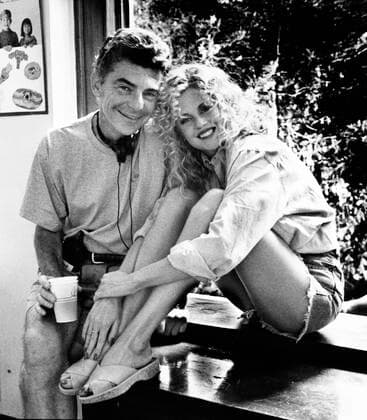 MILK MONEY, from left: director Richard Benjamin, Melanie Griffith on set, 1994, Paramount courtesy Everett Collection Â©Paramount Courtesy Everett Collection PUBLICATIONXNOTxINxCANxCHNxFRAxITAxJPNxNORxPOLxRUSxESPxUKxUSA Copyright: xParamount CourtesyxEverettxCollectionx MBDMIMO EC012
