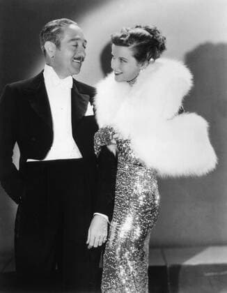 OSCARS. Beste Hauptdarstellerin. PreistrÃ¤gerinnen 1931-1940 MORNING GLORY, Adolphe Menjou, Katharine Hepburn, 1933 Courtesy Everett Collection PUBLICATIONXNOTxINxCANxCHNxFRAxITAxJPNxNORxPOLxRUSxESPxUKxUSA Copyright: xCourtesyxEverettxCollectionx MBDMOGL EC003
