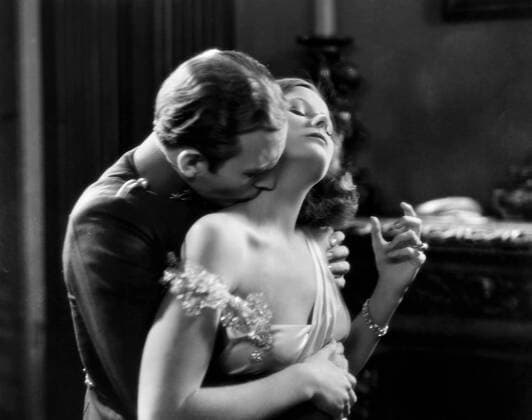 THE MYSTERIOUS LADY, from left, Conrad Nagel, Greta Garbo, 1928 Courtesy Everett Collection PUBLICATIONXNOTxINxCANxCHNxFRAxITAxJPNxNORxPOLxRUSxESPxUKxUSA Copyright: xCourtesyxEverettxCollectionx MBDMYLA EC016