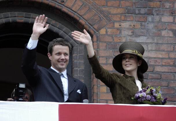 COPENHAGEN, DENMARK MAY 12 2004 - The wedding between Danish Crown Prince Frederik and Australian Miss Mary Donaldson took place in the Cathedral of Copenhagen, Denmark Friday May 14 2004. Members of the European royal families, and many other nobilities, attended the wedding. Picture: Ceremony at City Hall in Copenhagen Crownprince Frederik, Mary Donaldson COPENHAGEN DENMARK x1012x *** COPENHAGEN, DENMARK MAY 12 2004 The wedding between Danish Crown Prince Frederik and Australian Miss Mary Donaldson took place in the Cathedral of Copenhagen, Denmark Friday May 14 2004 Members of the European royal families, and many other nobilities, attended the wedding Picture Ceremony at City Hall in Copenhagen Crownprince Frederik, Mary Donaldson COPENHAGEN DENMARK x1012x,  Copyright: xTONIxSICAx DENMARK ROYAL WEDDING