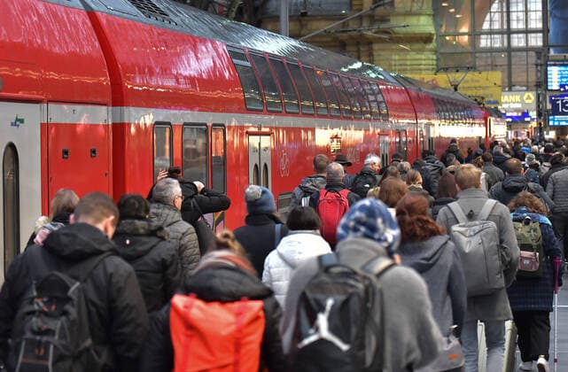 xblx, ankommende Regionalbahn im Hauptbahnhof Frankfurt Frankfurt am Main