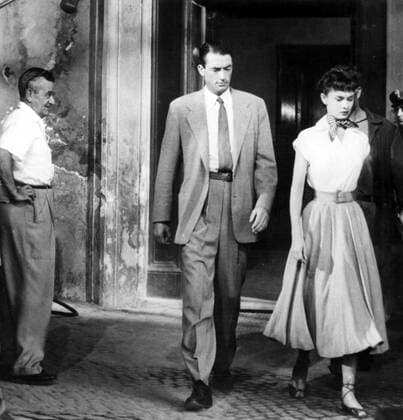 ROMAN HOLIDAY, Gregory Peck, Audrey Hepburn, director William Wyler, 1953 Courtesy Everett Collection !ACHTUNG AUFNAHMEDATUM GESCHÃ„TZT! PUBLICATIONXNOTxINxCANxCHNxFRAxITAxJPNxNORxPOLxRUSxESPxUKxUSA Copyright: xCourtesyxEverettxCollectionx MBDROHO EC028