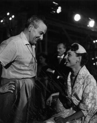 ROMAN HOLIDAY, Director William Wyler on set with Audrey Hepburn, 1953 Courtesy Everett Collection !ACHTUNG AUFNAHMEDATUM GESCHÃ„TZT! PUBLICATIONXNOTxINxCANxCHNxFRAxITAxJPNxNORxPOLxRUSxESPxUKxUSA Copyright: xCourtesyxEverettxCollectionx MBDROHO EC073