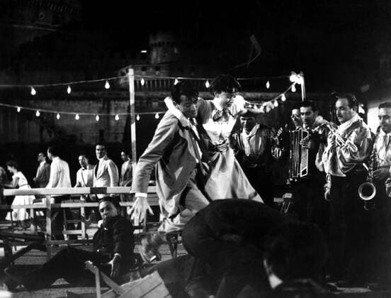 ROMAN HOLIDAY, Gregory Peck, Audrey Hepburn, 1953. Courtesy Everett Collection !ACHTUNG AUFNAHMEDATUM GESCHÃ„TZT! PUBLICATIONXNOTxINxCANxCHNxFRAxITAxJPNxNORxPOLxRUSxESPxUKxUSA Copyright: xCourtesyxEverettxCollectionx MBDROHO EC082