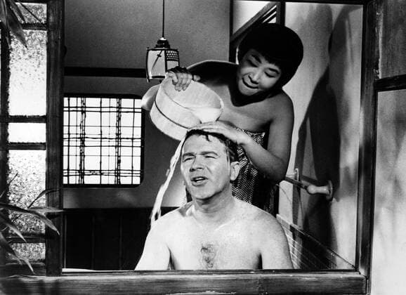 OSCARS. Bester Nebendarsteller. PreistrÃ¤ger 1951-1960 SAYONARA, Red Buttons, Miyoshi Umeki, 1957. Courtesy Everett Collection !ACHTUNG AUFNAHMEDATUM GESCHÃ„TZT! PUBLICATIONXNOTxINxCANxCHNxFRAxITAxJPNxNORxPOLxRUSxESPxUKxUSA Copyright: xCourtesyxEverettxCollectionx MBDSAYO EC015