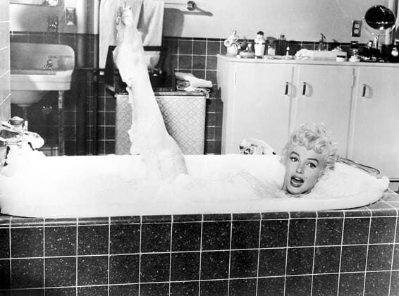 IMAGO ICONS: Marilyn Monroe THE SEVEN YEAR ITCH, Marilyn Monroe, 1955. TM and Copyright 20th Century Fox Film Corp. All rights reserved. Courtesy: Everett Collection 20th Century Fox Film Corp. All rights reserved. Courtesy: Everett Collection !ACHTUNG AUFNAHMEDATUM GESCHÃ„TZT! PUBLICATIONXNOTxINxCANxCHNxFRAxITAxJPNxNORxPOLxRUSxESPxUKxUSA Copyright: xCourtesyxEverettxCollectionx MBDSEYE EC008