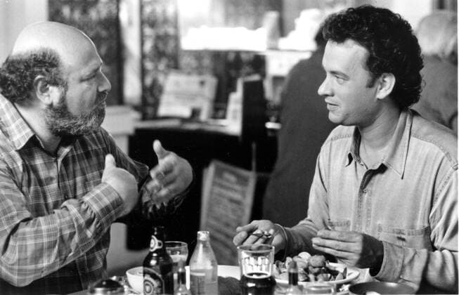 SLEEPLESS IN SEATTLE, from left, director Rob Reiner, Tom Hanks, on-set, 1993, TriStar Pictures Courtesy Everett Collection TriStar Pictures Courtesy Everett Collection !ACHTUNG AUFNAHMEDATUM GESCHÃ„TZT! PUBLICATIONXNOTxINxCANxCHNxFRAxITAxJPNxNORxPOLxRUSxESPxUKxUSA Copyright: xTriStarxPictures CourtesyxEverettxCollectionx MBDSLIN EC003