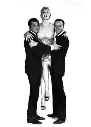 SOME LIKE IT HOT, from left, Tony Curtis, Marilyn Monroe s stand-in, Evelyn Moriarty, Jack Lemmon, 1959 Courtesy Everett Collection !ACHTUNG AUFNAHMEDATUM GESCHÃ„TZT! PUBLICATIONXNOTxINxCANxCHNxFRAxITAxJPNxNORxPOLxRUSxESPxUKxUSA Copyright: xCourtesyxEverettxCollectionx MBDSOLI EC079