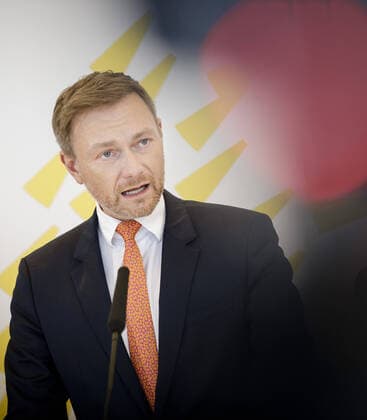 Christian Lindner, Fraktionsvorsitzender FDP, aufgenommen im Rahmen der Fraktionssitzung der FDP im Deutschen Bundestag in Berlin. 10.03.2020. Berlin Deutschland