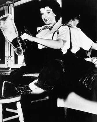 A STAR IS BORN, Judy Garland on set, 1954 !ACHTUNG AUFNAHMEDATUM GESCHÃ„TZT! PUBLICATIONXNOTxINxCANxCHNxFRAxITAxJPNxNORxPOLxRUSxESPxUKxUSA Copyright: xCourtesyxEverettxCollectionx MBDSTIS EC173