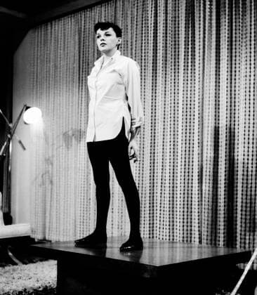 A STAR IS BORN, Judy Garland, 1954 Courtesy Everett Collection !ACHTUNG AUFNAHMEDATUM GESCHÃ„TZT! PUBLICATIONXNOTxINxCANxCHNxFRAxITAxJPNxNORxPOLxRUSxESPxUKxUSA Copyright: xCourtesyxEverettxCollectionx MBDSTIS EC093