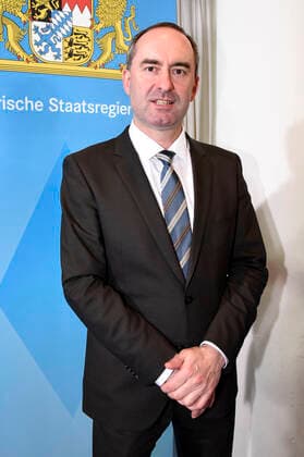 Hubert Aiwanger bei der Pressekonferenz zur Kabinettssitzung zum Thema Coronavirus-Infektion und die Auswirkungen auf die bayerische Wirtschaft in der Staatskanzlei. München, 10.03.2020
