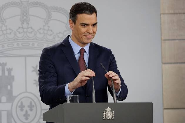 Spanish Primer Minister, Pedro Sanchez, addresses a press conference after the inter-ministerial committee briefing held on COVID-19 at Moncloa Presidential Palace in Madrid, Spain, 10 March 2020. At least 1,639 people have tested positive for the COVID-19 disease caused by the SARS-CoV-2 coronavirus, while 36 of those infected have died in Spain. Pedro Sanchez on COVID-19 !ACHTUNG: NUR REDAKTIONELLE NUTZUNG!  Copyright: xJAVIERxLIZONx GRAF5274 20200310-637194712257619608