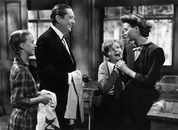 OSCARS. Bester Nebendarsteller. PreistrÃ¤ger 1941-1950 A TREE GROWS IN BROOKLYN, Peggy Ann Garner, James Dunn, Ted Donaldson, Dorothy McGuire, 1945, TM & Copyright (c) 20th Century Fox Film Corp. courtesy Everett Collection 20thCentFox Courtesy Everett Collection !ACHTUNG AUFNAHMEDATUM GESCHÃ„TZT! PUBLICATIONXNOTxINxCANxCHNxFRAxITAxJPNxNORxPOLxRUSxESPxUKxUSA Copyright: x20thCentFox CourtesyxEverettxCollectionx MBDTRGR FE024
