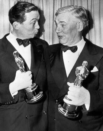 OSCARS. Bester Nebendarsteller. PreistrÃ¤ger 1941-1950 THE TREASURE OF THE SIERRA MADRE, from left: director John Huston, Walter Huston, (Best Supporting Actor), compare Academy Awards, 1948 Courtesy Everett Collection !ACHTUNG AUFNAHMEDATUM GESCHÃ„TZT! PUBLICATIONXNOTxINxCANxCHNxFRAxITAxJPNxNORxPOLxRUSxESPxUKxUSA Copyright: xCourtesyxEverettxCollectionx MBDTROF EC061