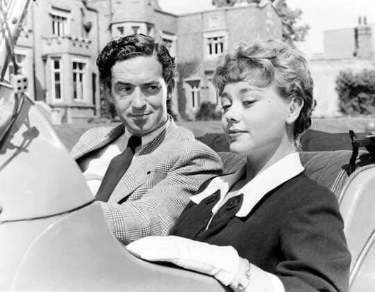THE WEAK AND THE WICKED, (aka YOUNG AND WILLING), from left, John Gregson, Glynis Johns, 1953 Courtesy Everett Collection !ACHTUNG AUFNAHMEDATUM GESCHÃ„TZT! PUBLICATIONXNOTxINxCANxCHNxFRAxITAxJPNxNORxPOLxRUSxESPxUKxUSA Copyright: xCourtesyxEverettxCollectionx MBDWEAN EC010
