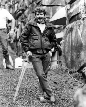 WILLOW, writer George Lucas on set, 1988, ph: Keith Hamshere MGM courtesy Everett Collection MGM Courtesy Everett Collection !ACHTUNG AUFNAHMEDATUM GESCHÃ„TZT! PUBLICATIONXNOTxINxCANxCHNxFRAxITAxJPNxNORxPOLxRUSxESPxUKxUSA Copyright: xMGM CourtesyxEverettxCollectionx MBDWILL EC011