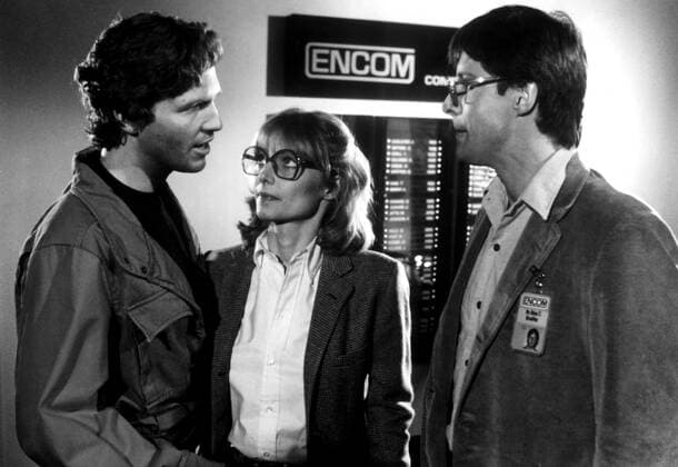 TRON, Jeff Bridges, Cindy Morgan, Bruce Boxleitner, 1982. (c) Buena Vista courtesy Everett Collection Buena Vista Pictures Courtesy Everett Collection !ACHTUNG AUFNAHMEDATUM GESCHÃ„TZT! PUBLICATIONXNOTxINxCANxCHNxFRAxITAxJPNxNORxPOLxRUSxESPxUKxUSA Copyright: xBuenaxVistaxPictures CourtesyxEverettxCollectionx MBDTRON EC002