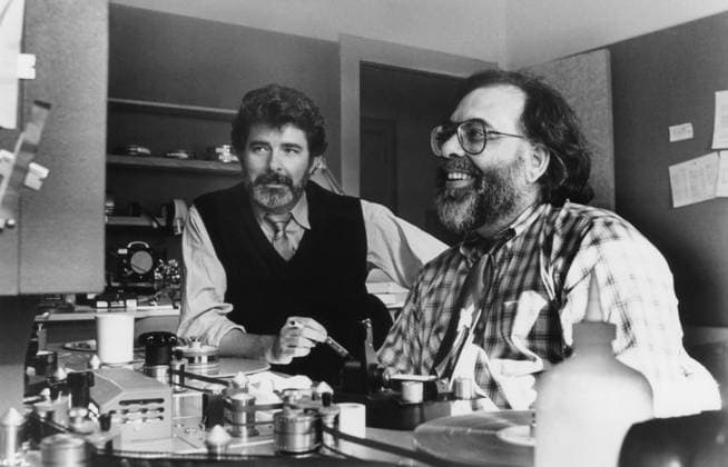 TUCKER: THE MAN AND HIS DREAM, from left: executive producer George Lucas, director Francis Ford Coppola in the editing room, 1988, Paramount courtesy Evrrett Collection Paramount Courtesy Everett Collection !ACHTUNG AUFNAHMEDATUM GESCHÃ„TZT! PUBLICATIONXNOTxINxCANxCHNxFRAxITAxJPNxNORxPOLxRUSxESPxUKxUSA Copyright: xParamount CourtesyxEverettxCollectionx MBDTUCK EC003